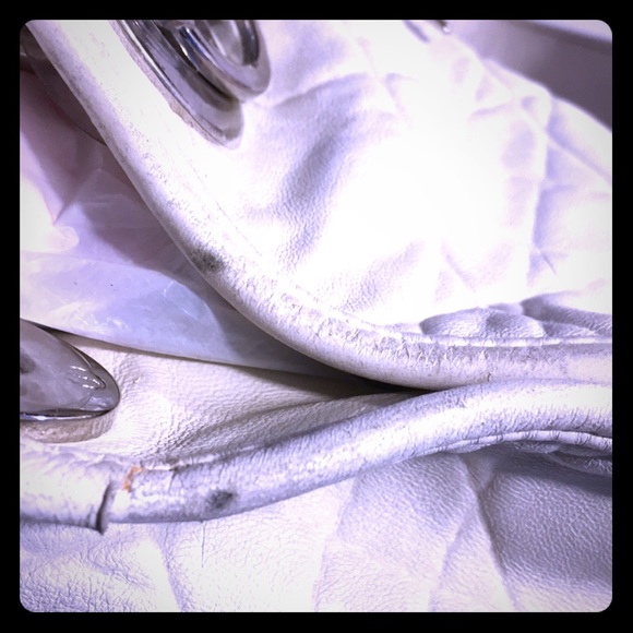 HP 4/9 VTG DIOR White Leather Quilted Shoulder Bag - Picture 5 of 8